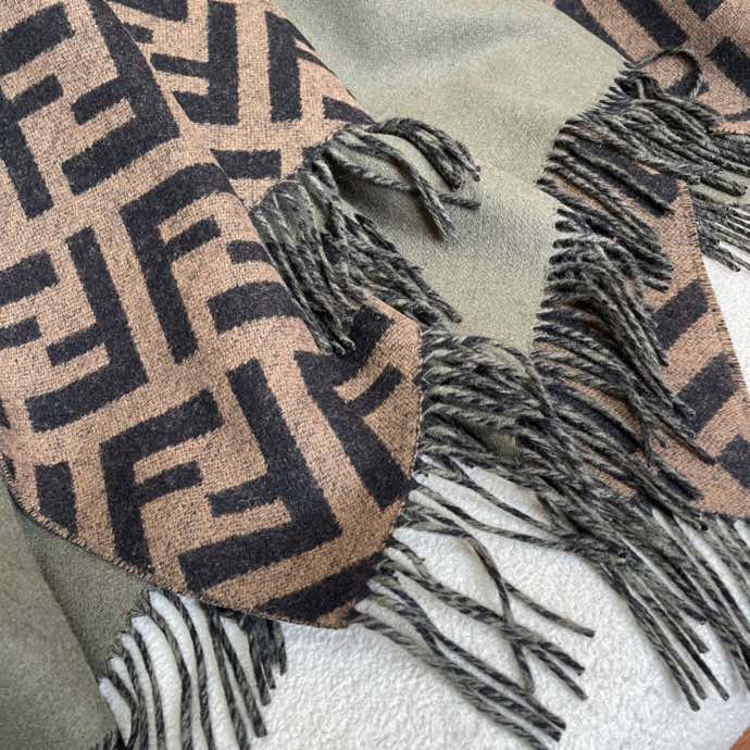 Fendi cloak 140X150cm E (14)