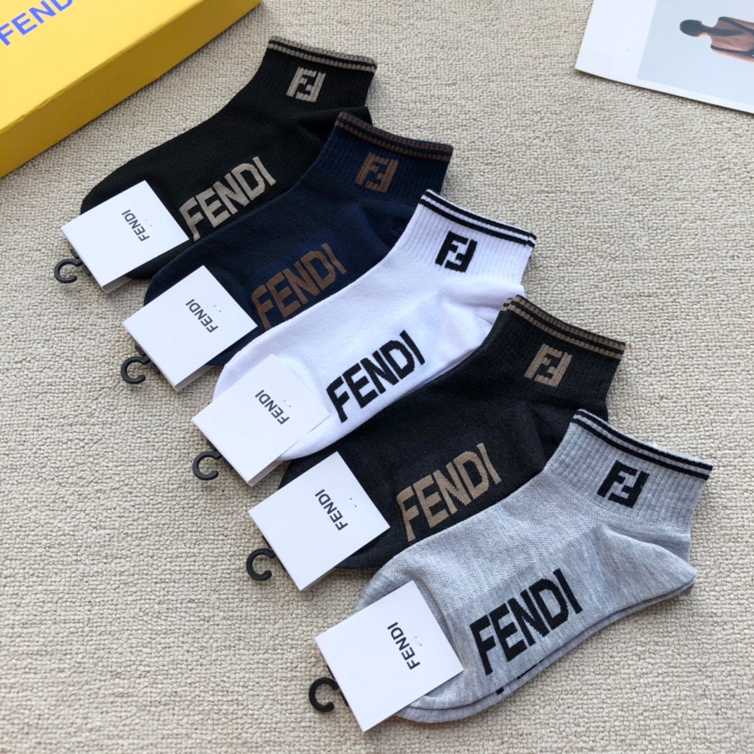 Fendi socks (1)