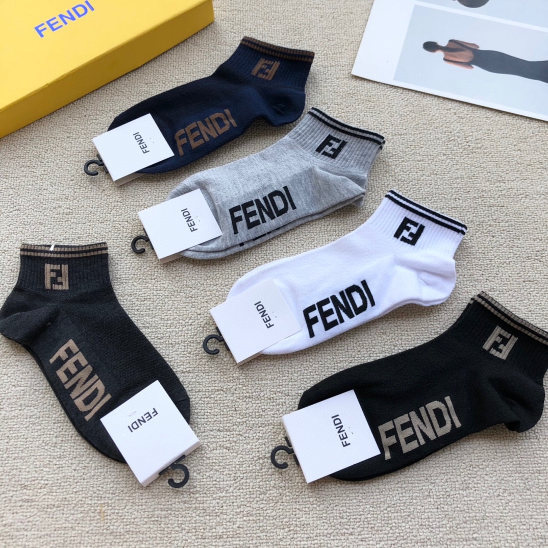 Fendi socks (2)
