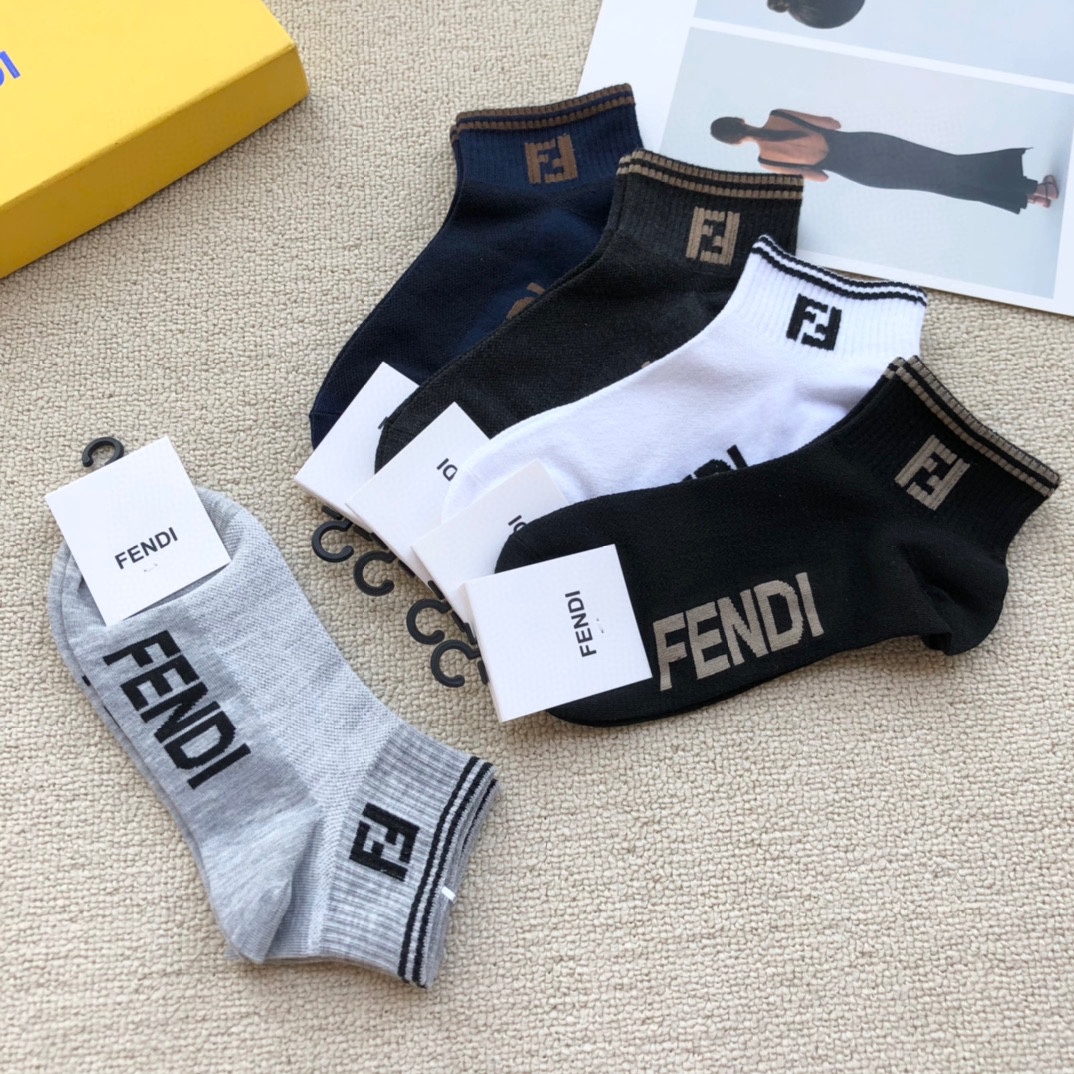 Fendi socks (3)