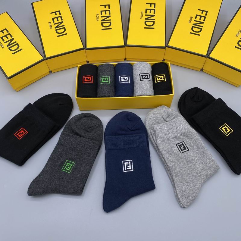Fendi socks (3)