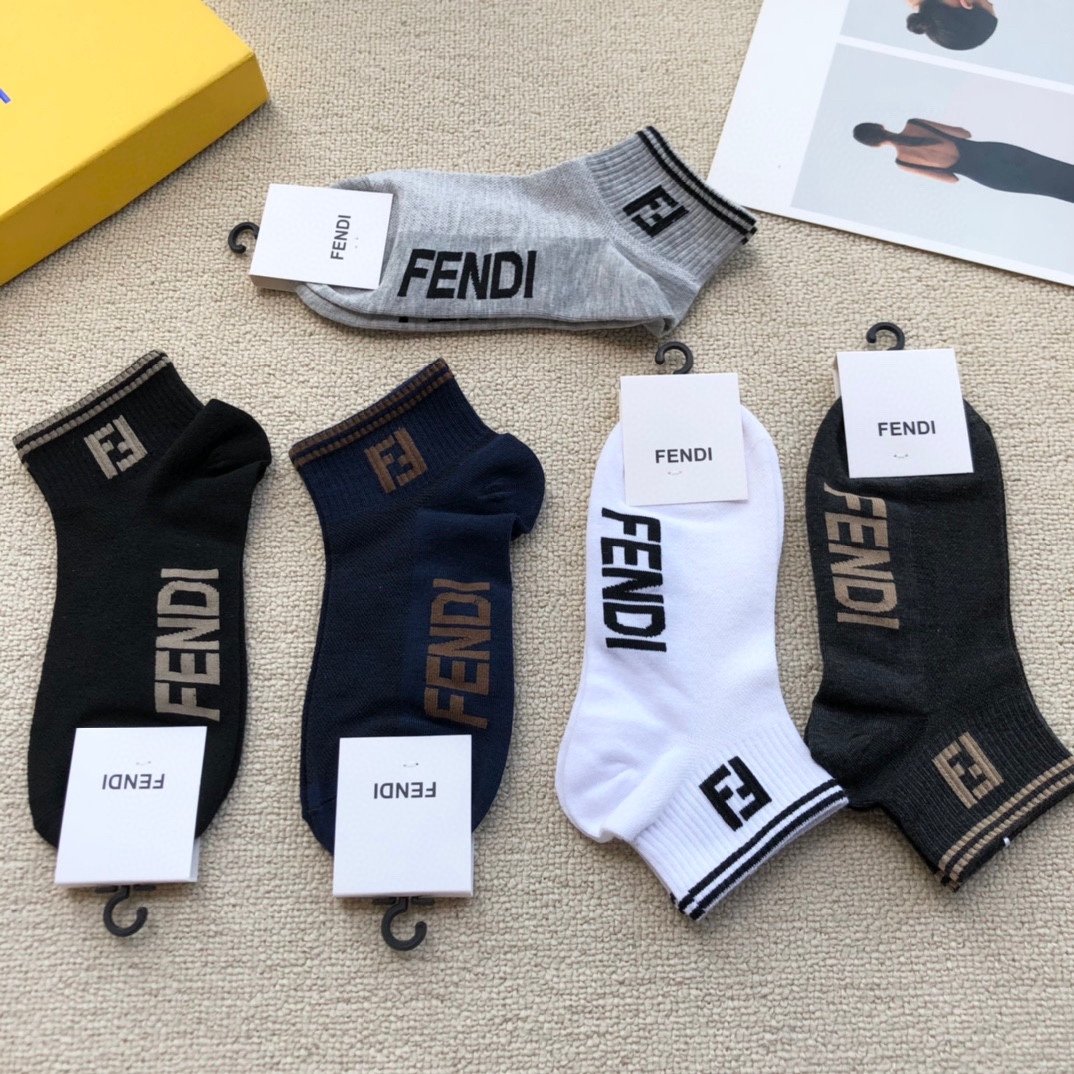 Fendi socks (5)
