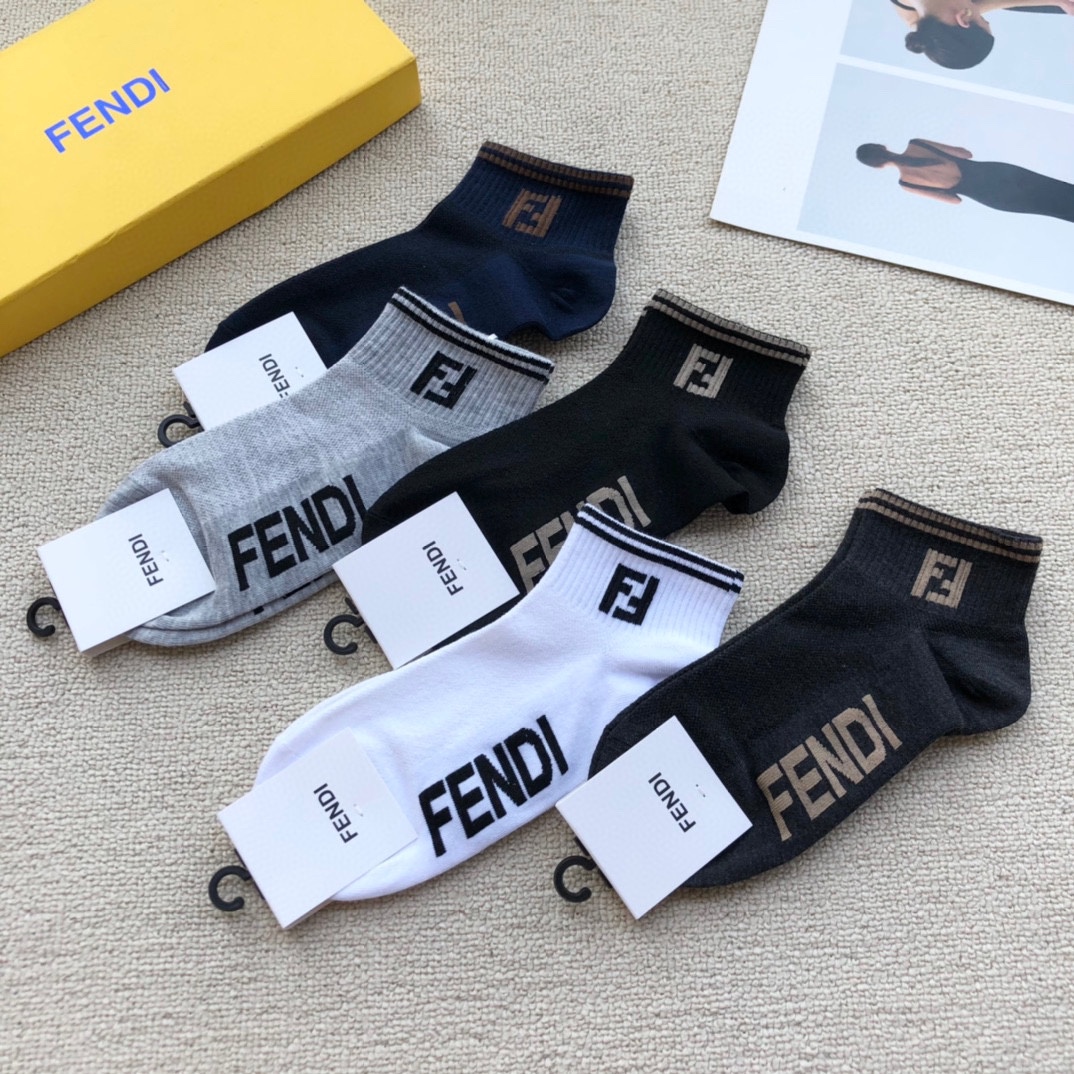 Fendi socks (6)