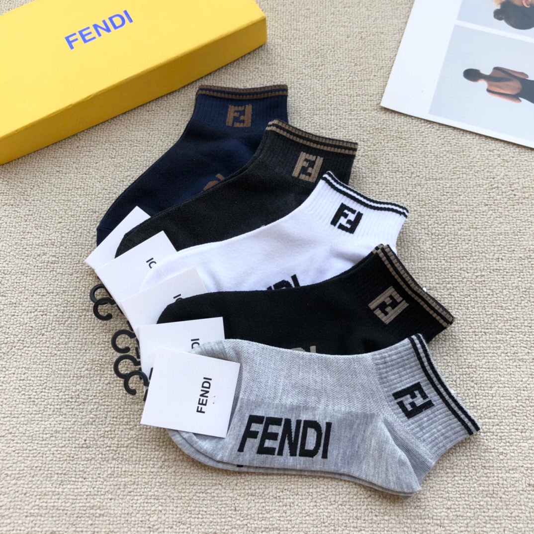 Fendi socks (8)