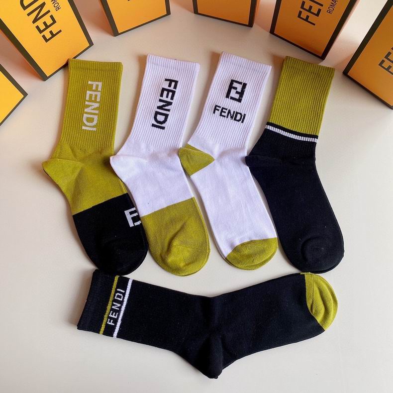 Fendi socks  (3)