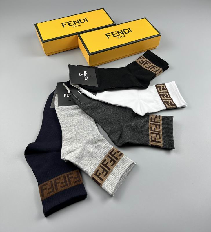 Fendi socks  (3)