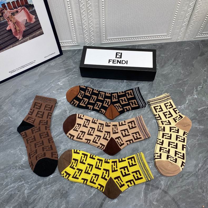 Fendi socks  (3)