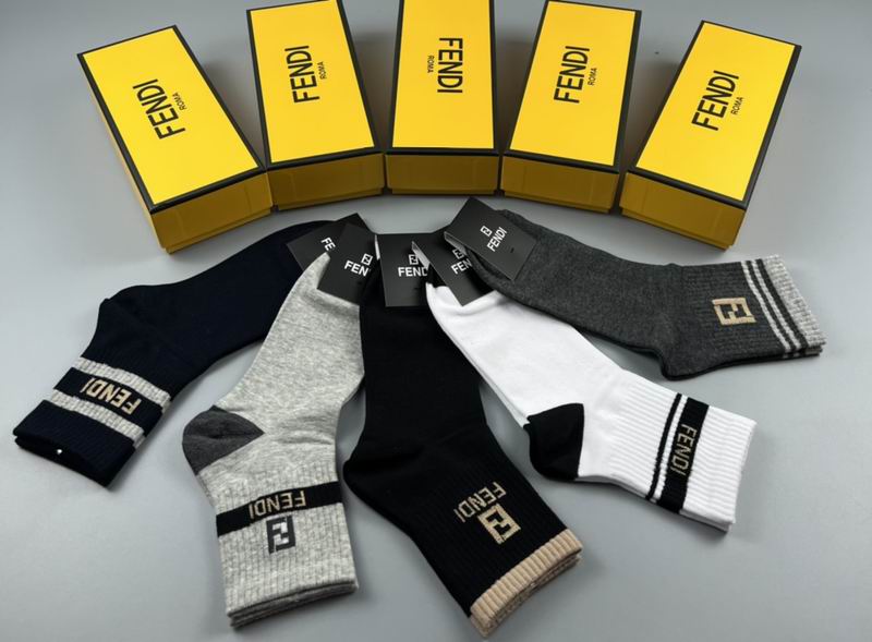 Fendi socks  (3)