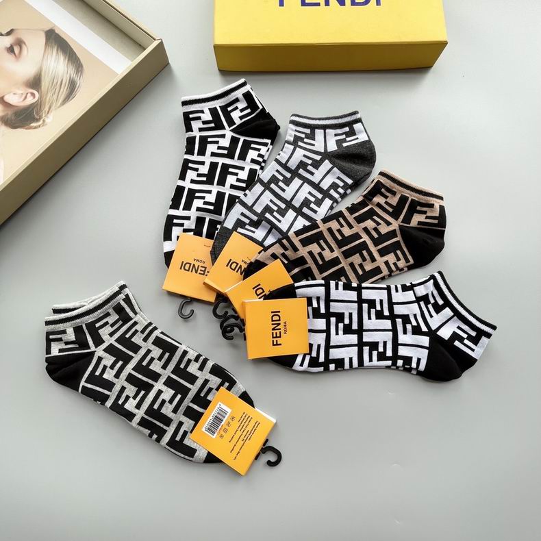 Fendi socks  (3)