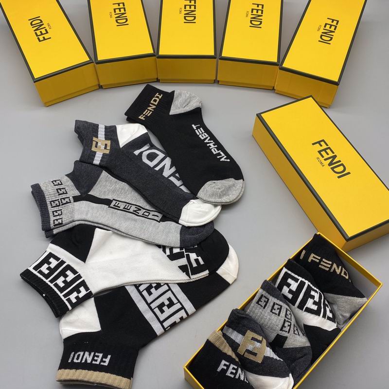 Fendi socks  (3)