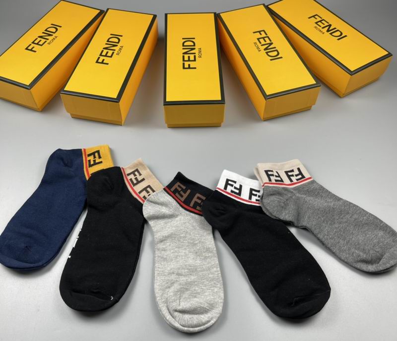 Fendi socks  (3)