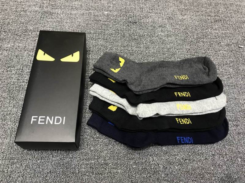 Fendi socks  (3)