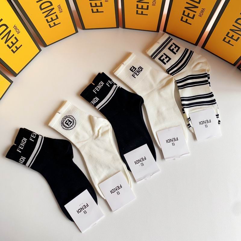 Fendi socks  (4)