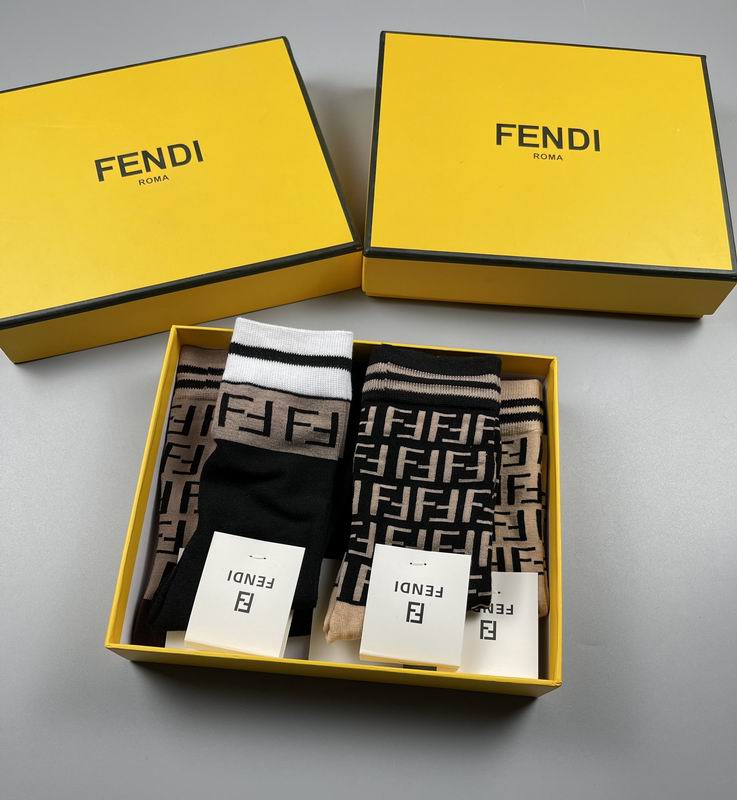 Fendi socks  (4)