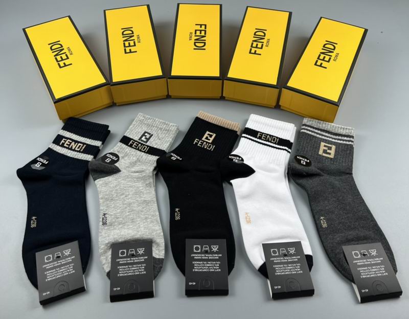 Fendi socks  (4)
