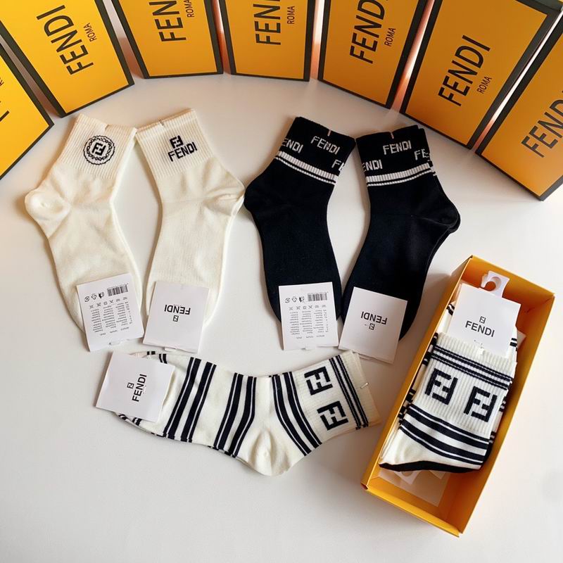 Fendi socks  (6)