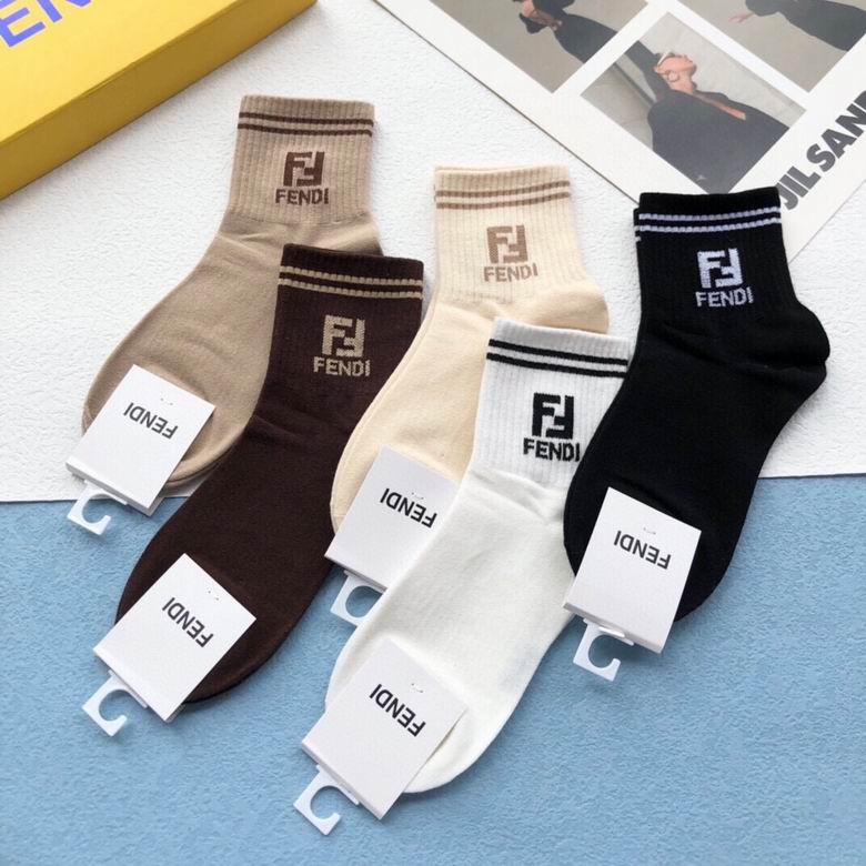 Fendi socks   (3)