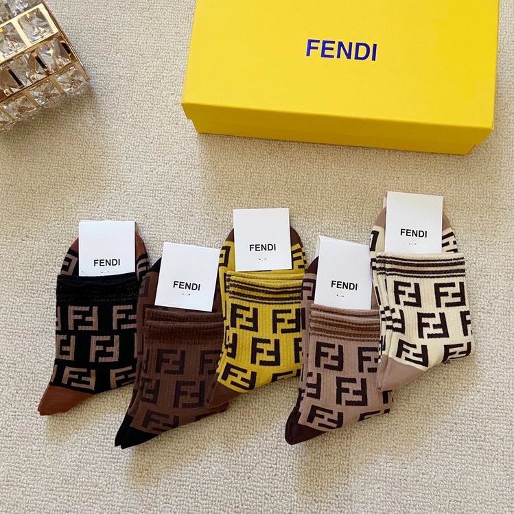 Fendi socks   (3)