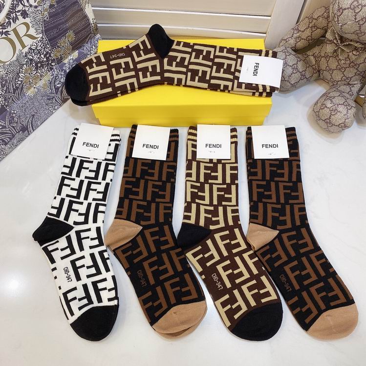 Fendi socks   (3)