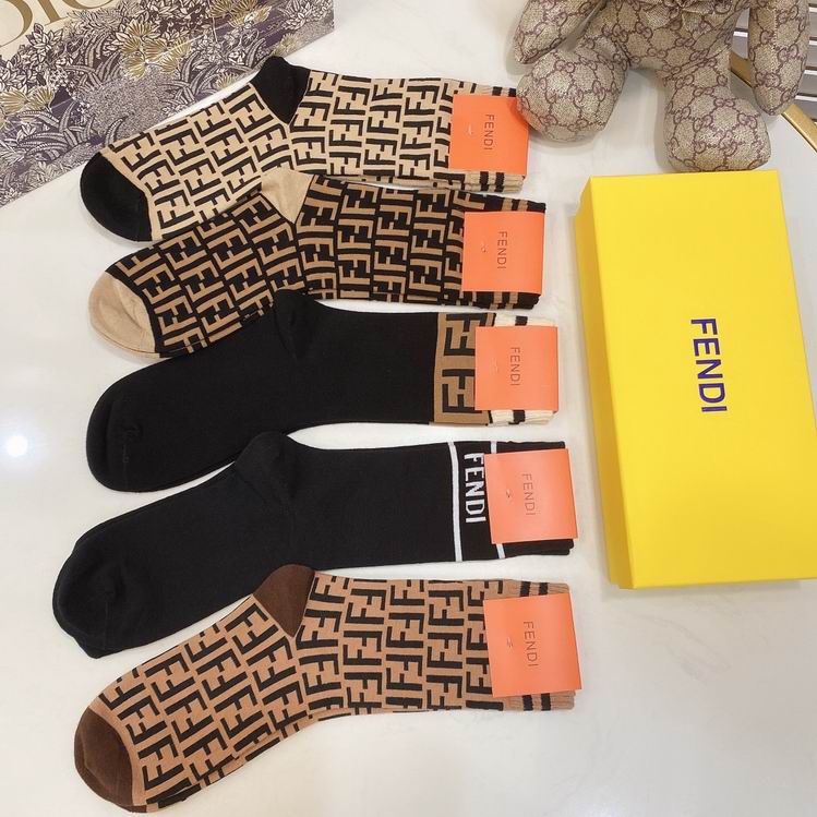 Fendi socks   (3)