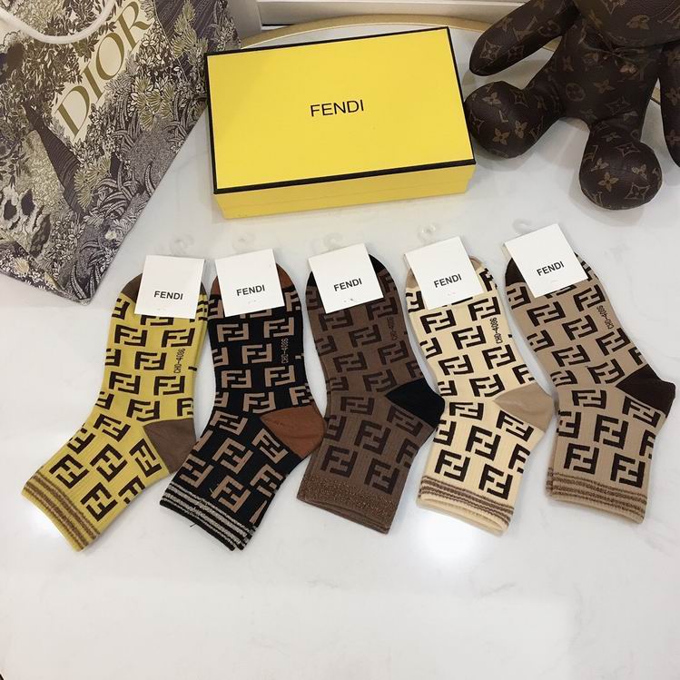 Fendi socks   (3)