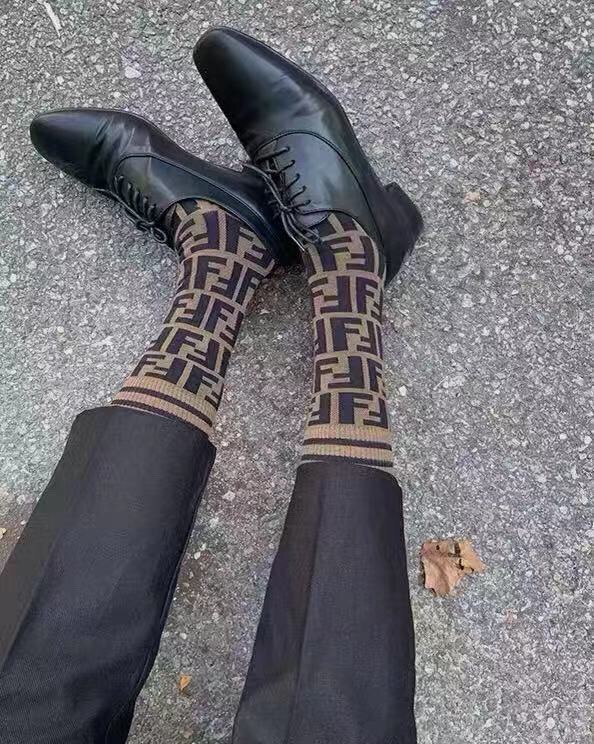 Fendi socks   (3)
