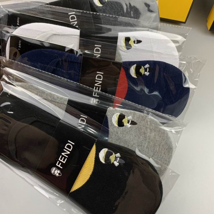 Fendi socks   (3)
