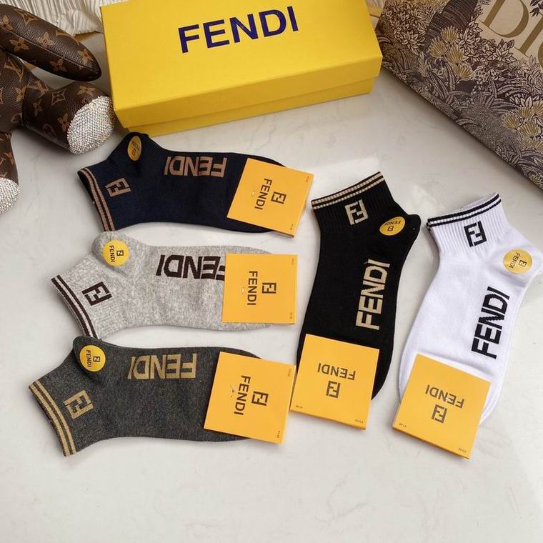 Fendi socks   (4)