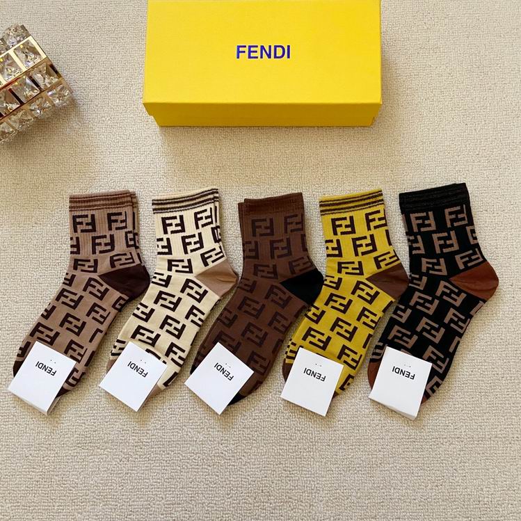 Fendi socks   (4)