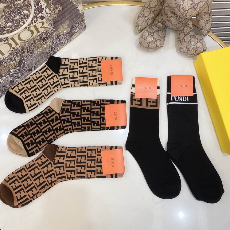 Fendi socks   (4)