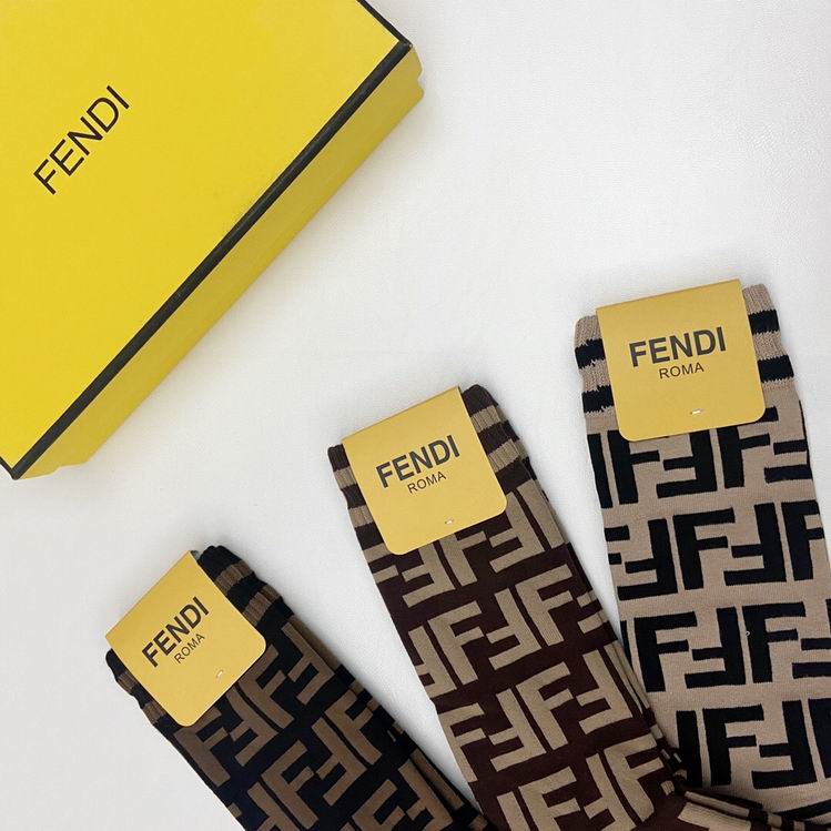 Fendi socks   (7)