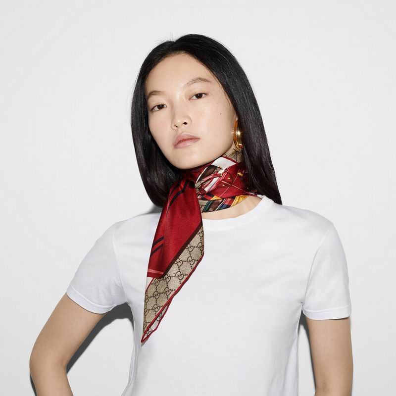 Gucci  silk scarf 90X90cm E (3)