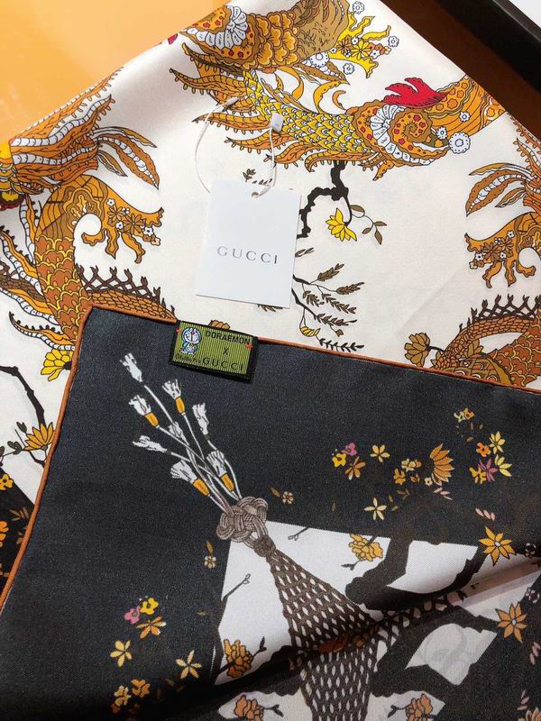 Gucci  silk scarf 90X90cm E (3)