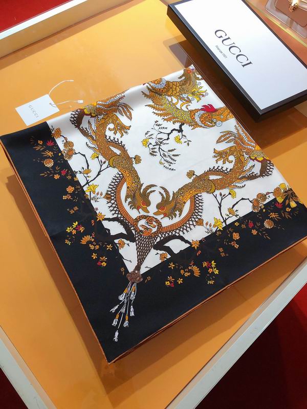 Gucci  silk scarf 90X90cm E (5)