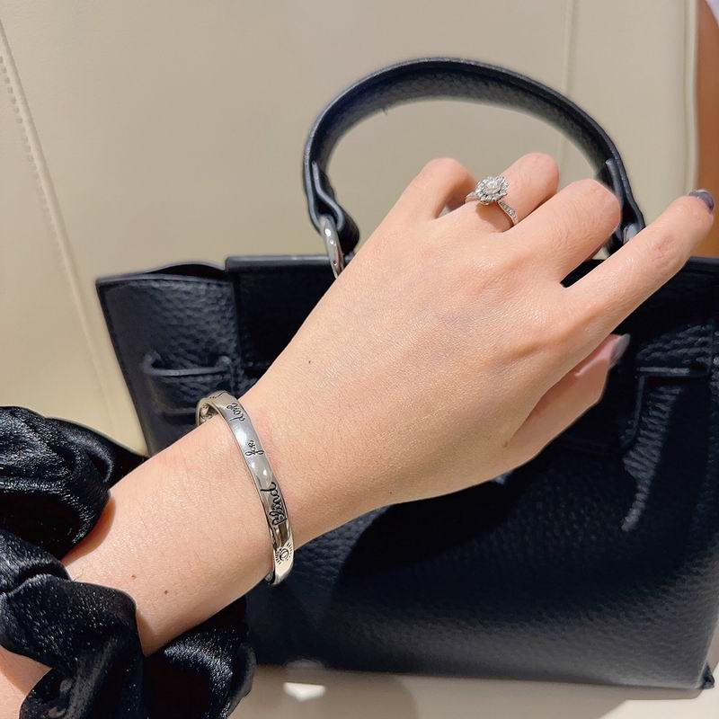 Gucci Bracelet 06yxh07 (4)