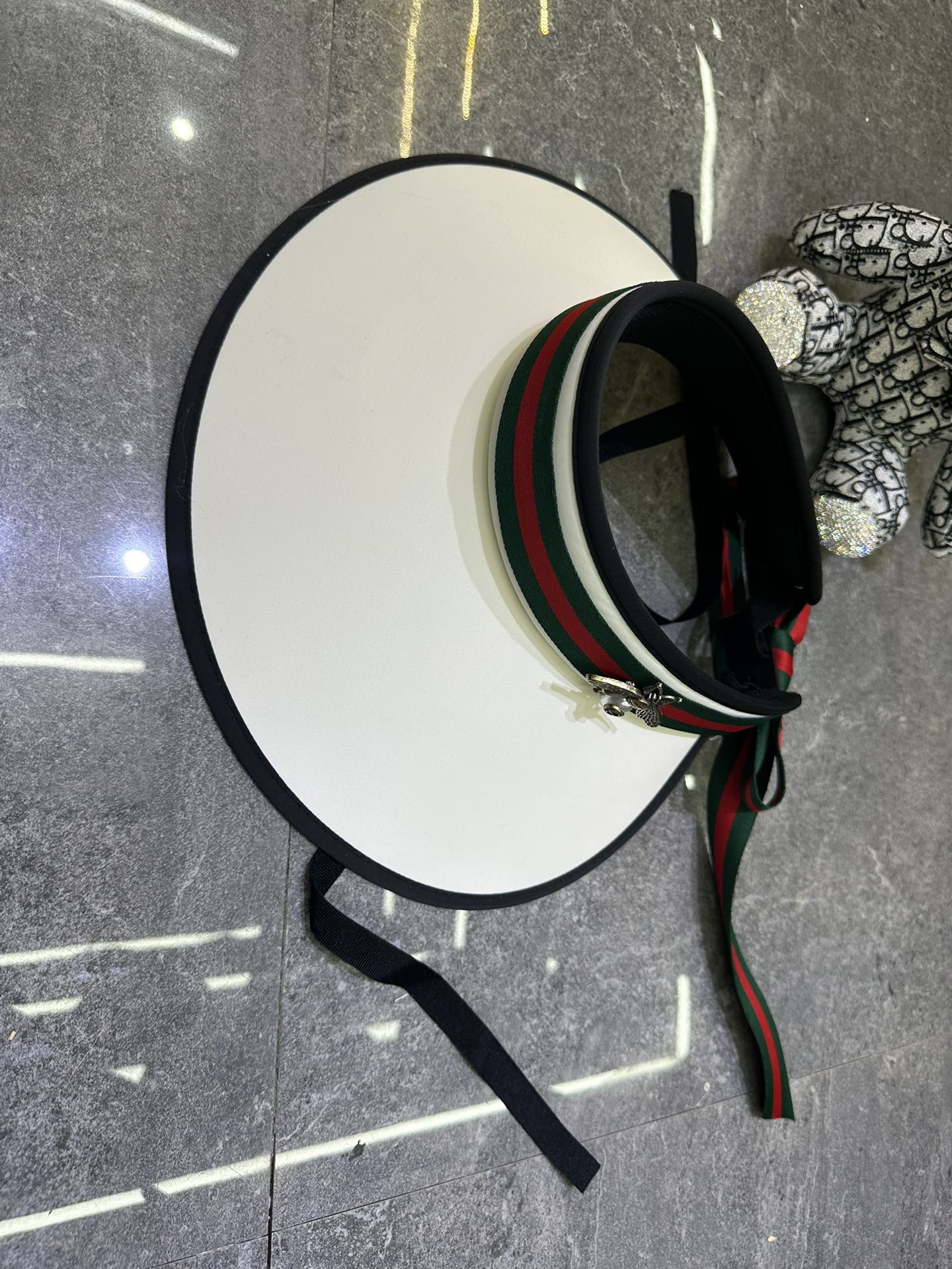 Gucci Visor dx (500)