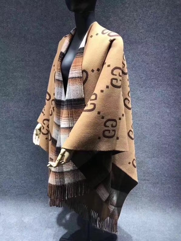 Gucci cloak E (1)