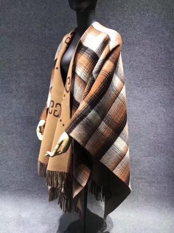 Gucci cloak E (3)