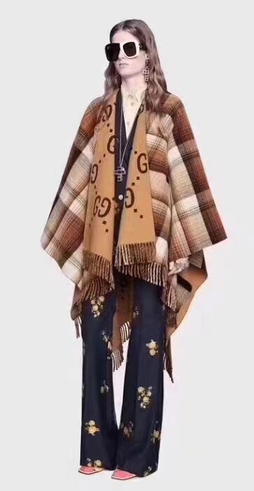 Gucci cloak E (4)