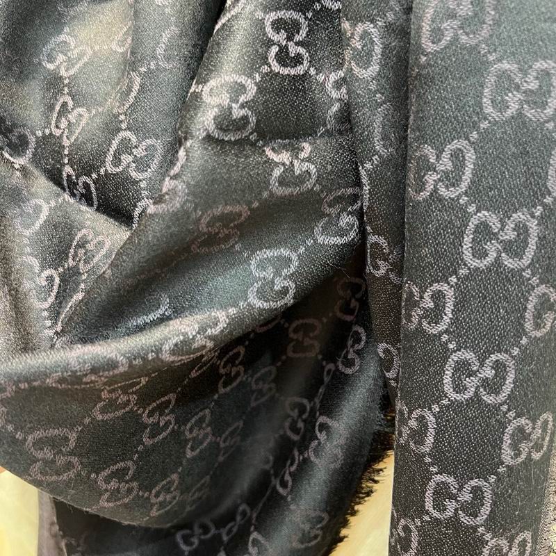 Gucci scarf 140X140cm 80羊毛 20真丝 E (9)