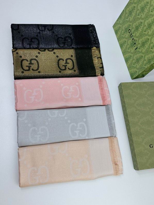 Gucci scarf 140X140cm E (1)