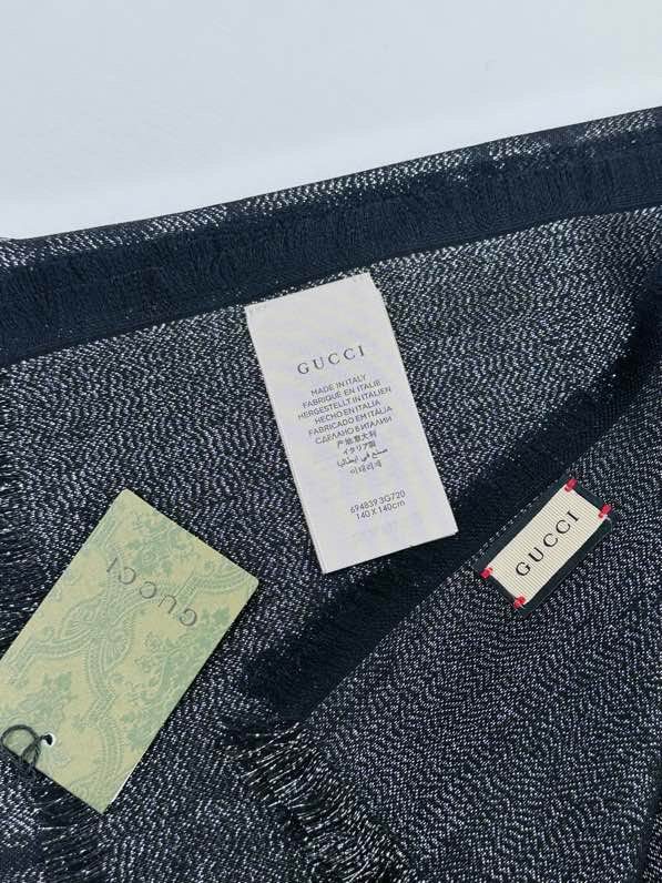 Gucci scarf 140X140cm E (17)