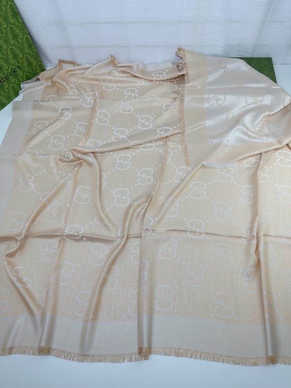 Gucci scarf 140X140cm E (2)