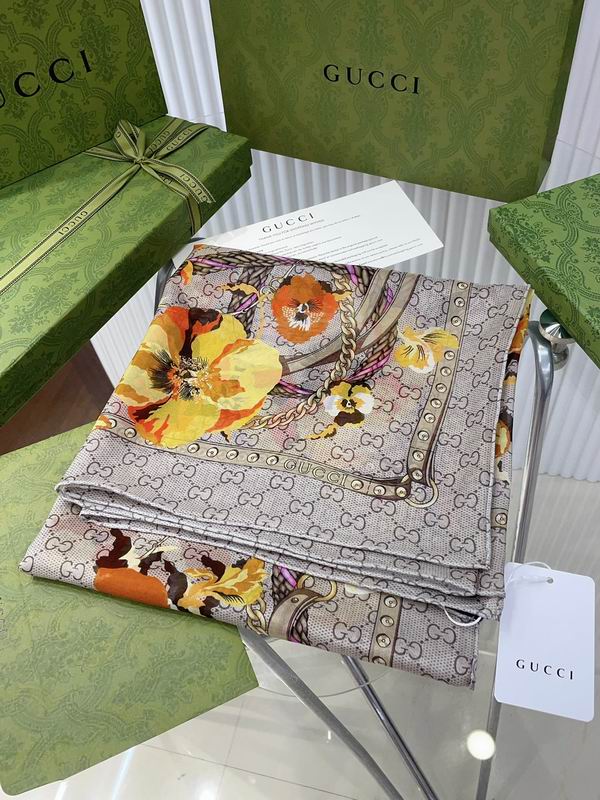 Gucci silk scarf 110X110cm E (10)