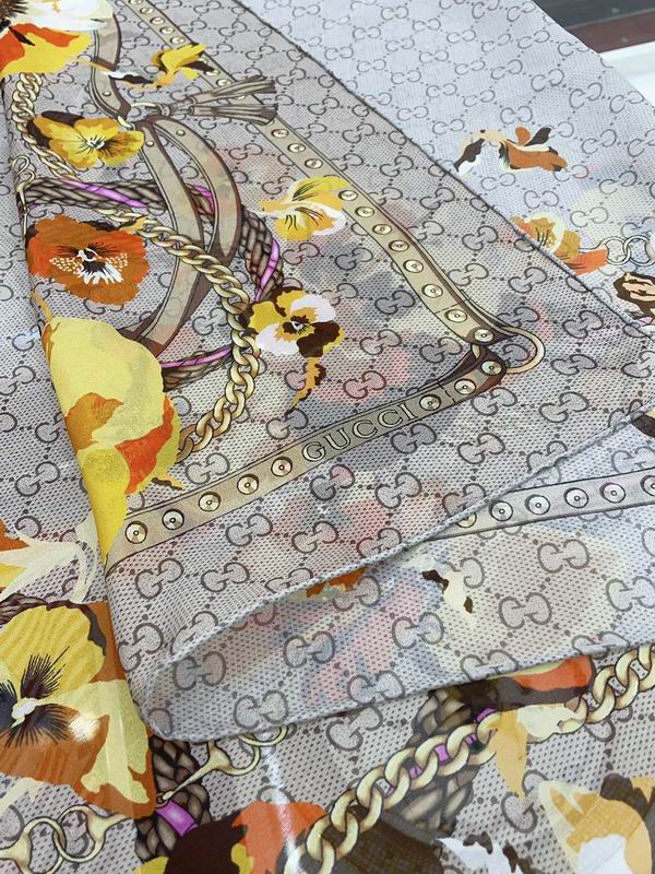 Gucci silk scarf 110X110cm E (12)