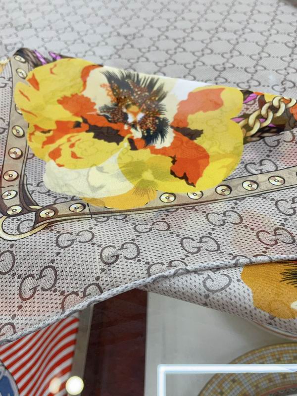 Gucci silk scarf 110X110cm E (13)