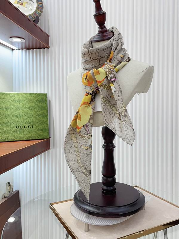 Gucci silk scarf 110X110cm E (14)