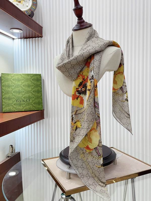 Gucci silk scarf 110X110cm E (15)