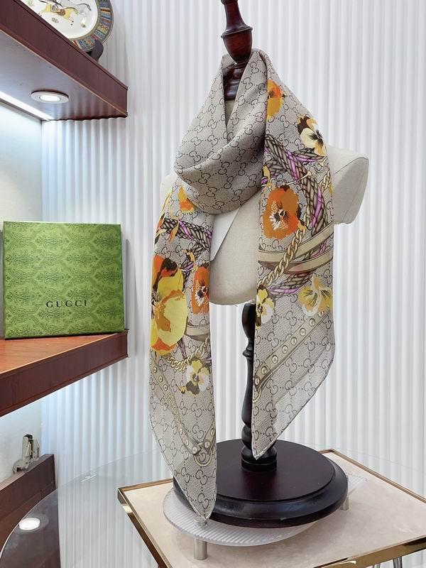 Gucci silk scarf 110X110cm E (16)
