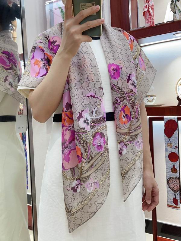Gucci silk scarf 110X110cm E (17)